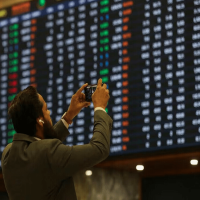 KSE-100 ends marginally higher amid volatile trading