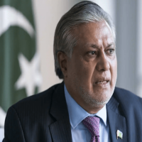 Dar sets retail sugar price at Rs164/kg, assures no shortage