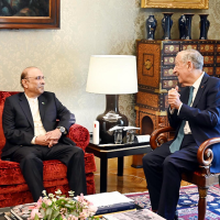 President Zardari meets President of Portugal in Lisbon