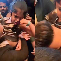 Ranveer Singh saves young girl trapped in crowd