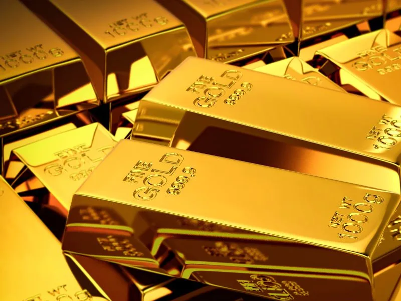 Gold price per tola increases Rs500