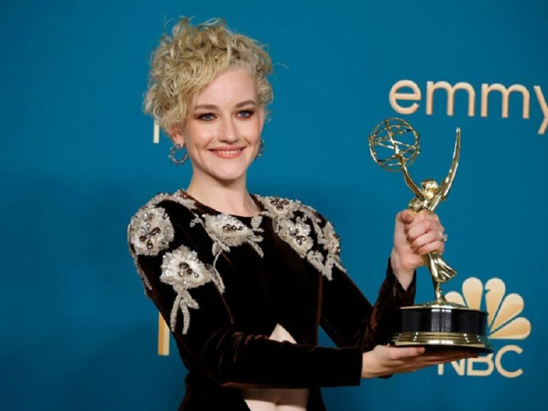 Julia Garner expresses gratitude on her third win at Emmy Awards 2022