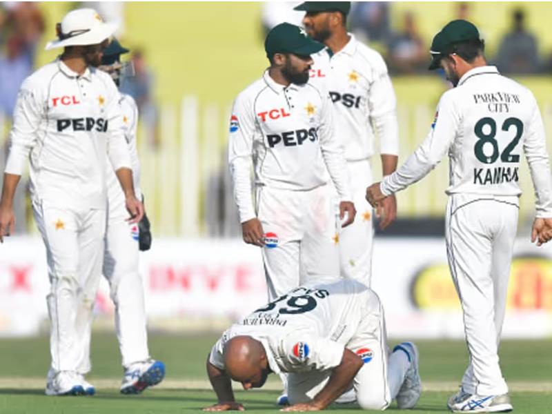 3rd Pak-Eng test: Spinners dominate day-one, claim 13 wickets