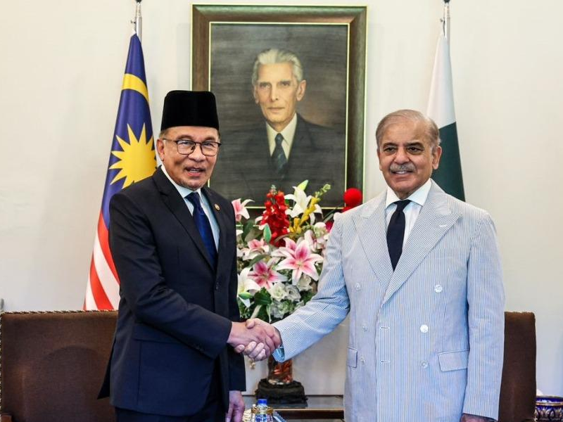 Pakistan, Malaysia strengthen ties with key trade, defence pacts, investment