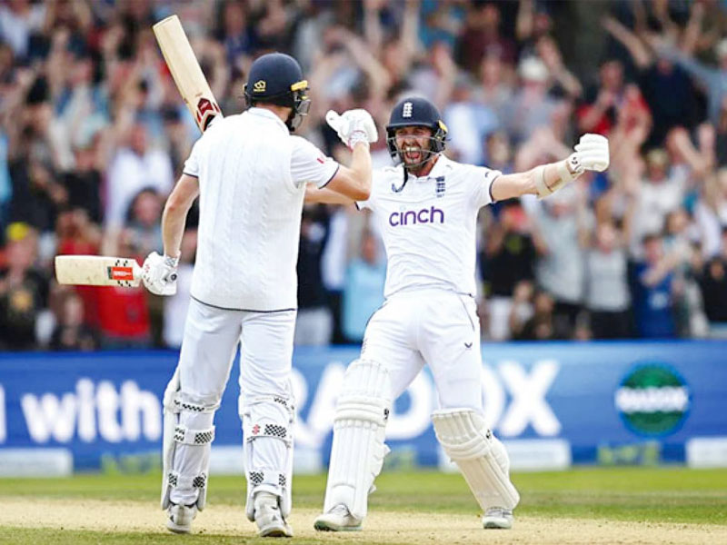 England seal thrilling win in third test to keep Ashes alive