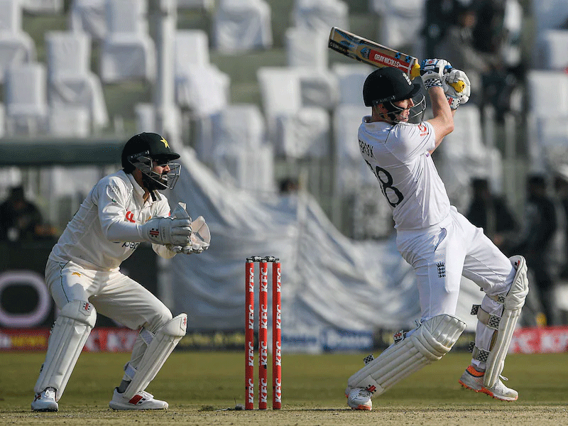 Fiery leads England charge in 1st test against Pakistan