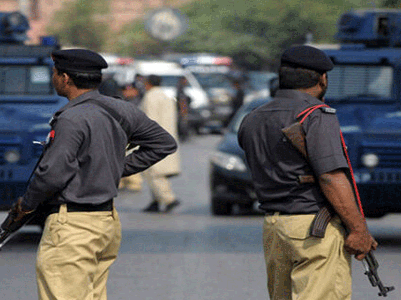 Karachi cops looted near police station