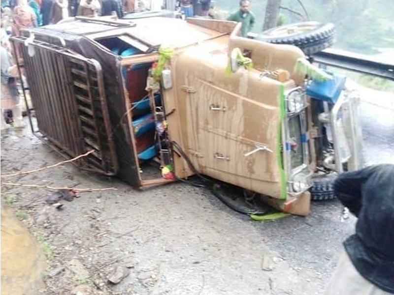 Five dead as jeep plunges into riverine in Skardu