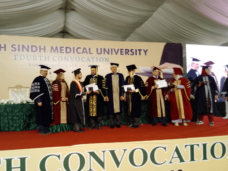 Governor distributes certificates at fourth convocation of JSMU