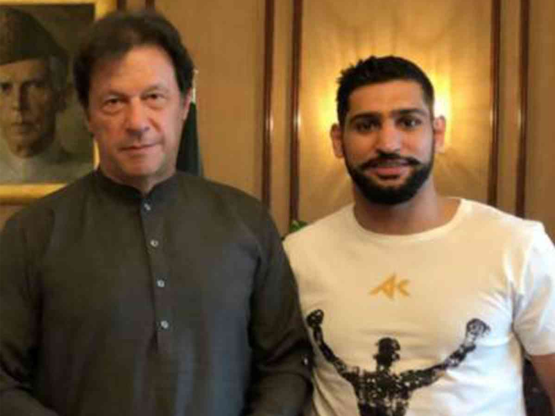 Amir Khan donates to Imran Khan's flood relief scheme