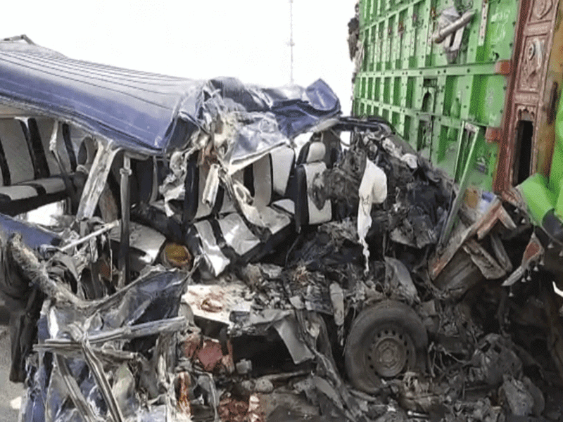 2 die in truck-trailer collision near Jamshoro