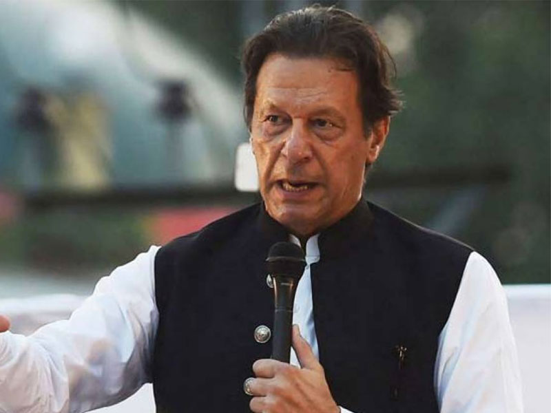 Imran promises ‘no action’ against ex-COAS Bajwa, if PTI comes to rule