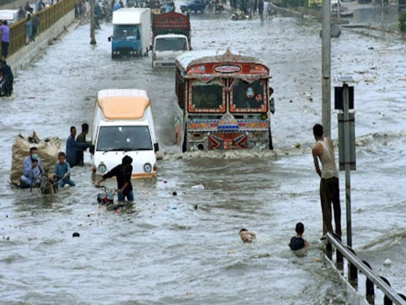 Weather turns pleasant, Karachi receives intermittent rains in some parts