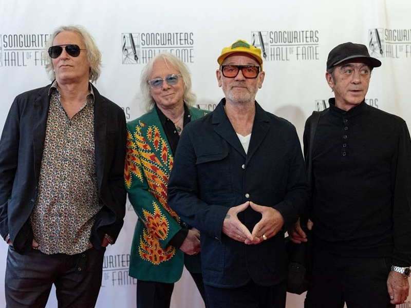 R.E.M. delivers surprise performance at songwriting gala