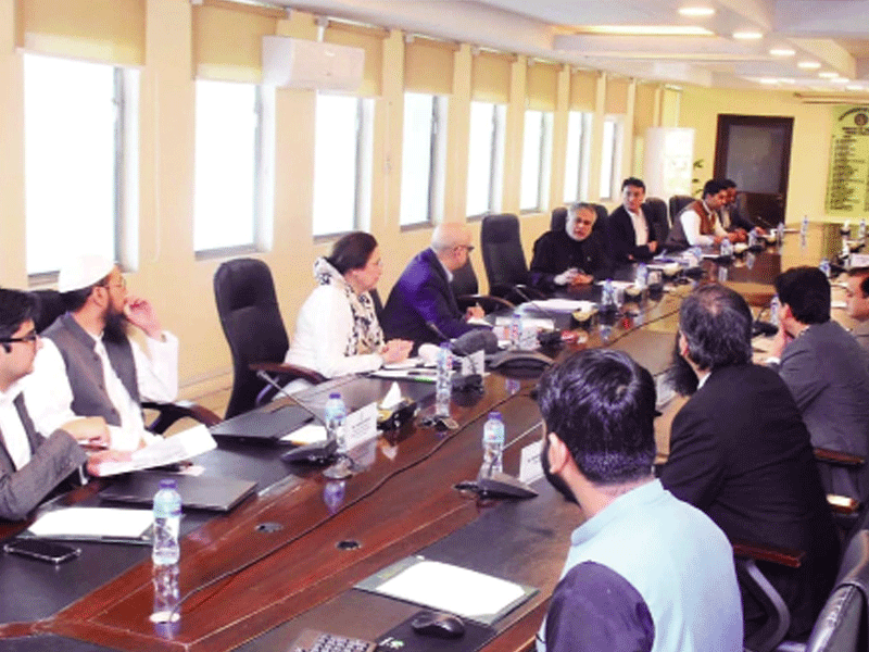 Dar reviews IT sector’s declining export trend