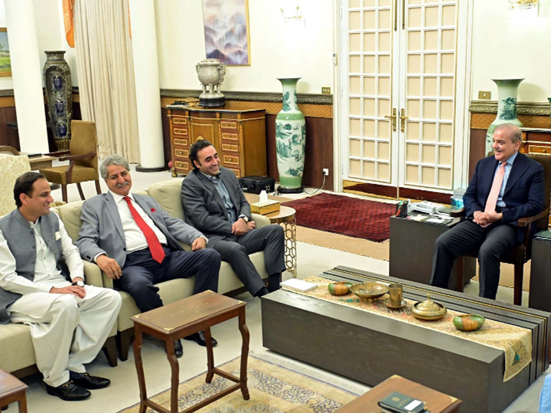 PM, Bilawal-led team discuss political situation