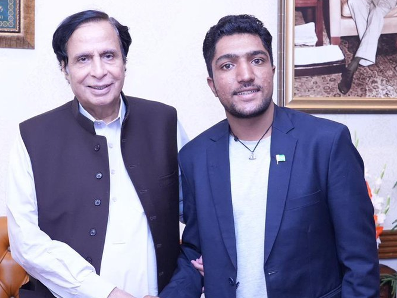 Punjab CM Pervaiz Elahi announces Rs1.5 million for ‘K2 Clean up’