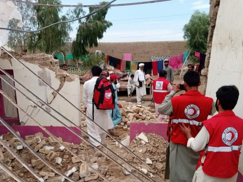 President TRCS distributes relief items, pledges assistance Pakistan Red Crescent for flood victims