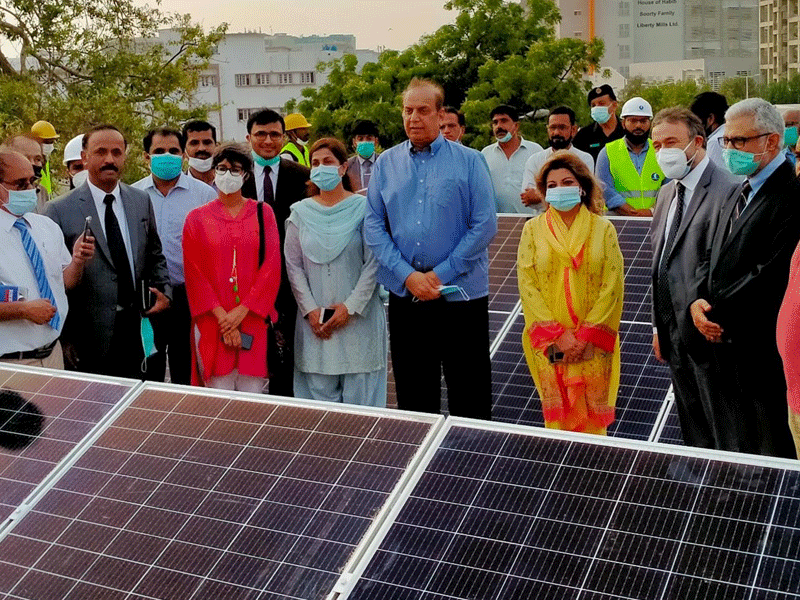 Imtiaz Sheikh, WB team discuss solar projects