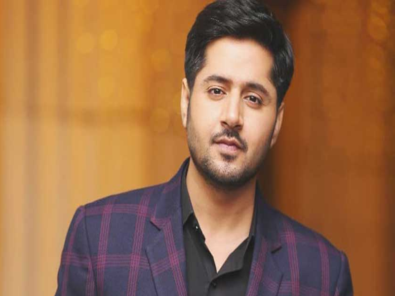 Imran Ashraf’s sister opens up about his cold behavior