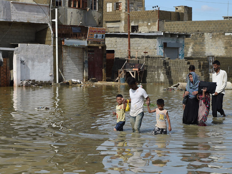 Rain, floods hit parts of Sindh, several Karachi areas submerged