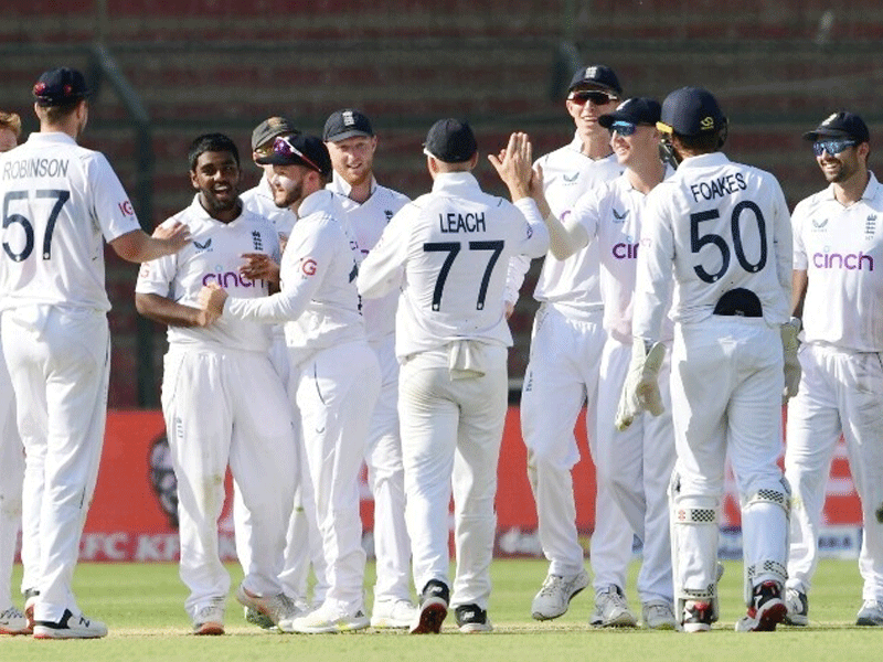 England on cusp of clean sweep over Pakistan