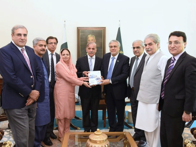 Govt economic team meets PM, presents Economic Survey 2022-23 report