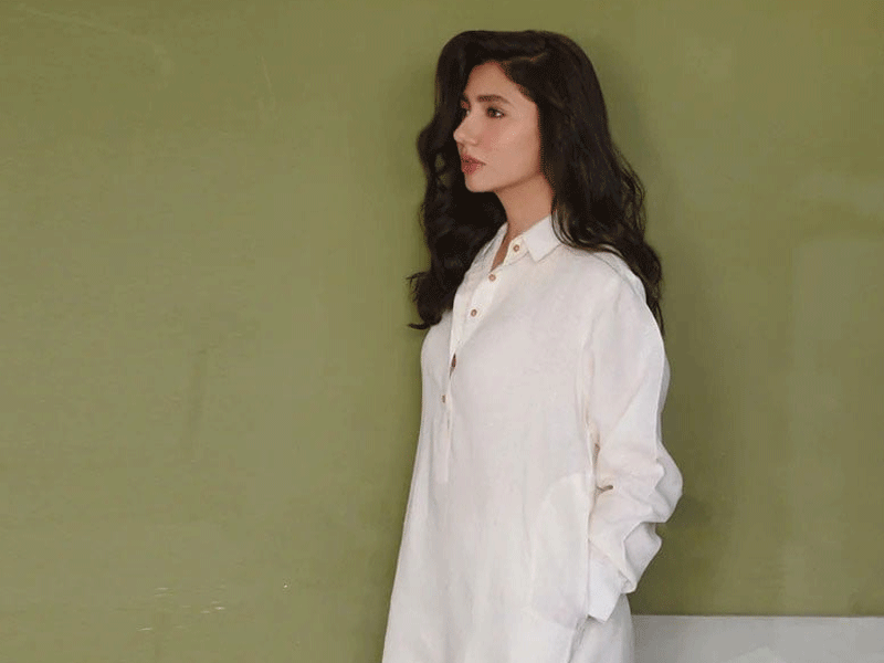 Fans say they love Mahira but won’t buy her ‘expensive’ plain kurtas