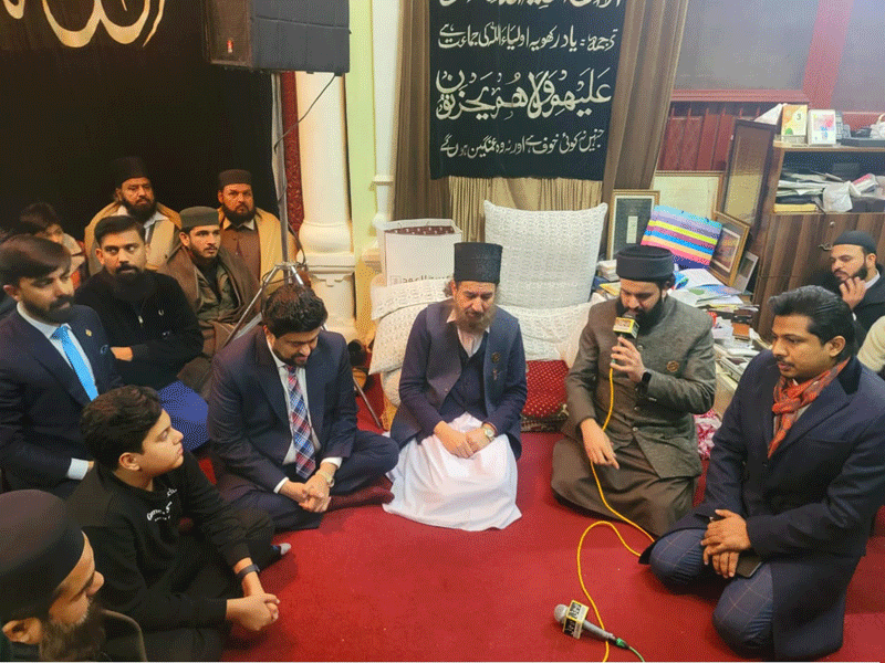 Gov Tessori visits Hazrat Hafiz Abdul Kareem’s shrine