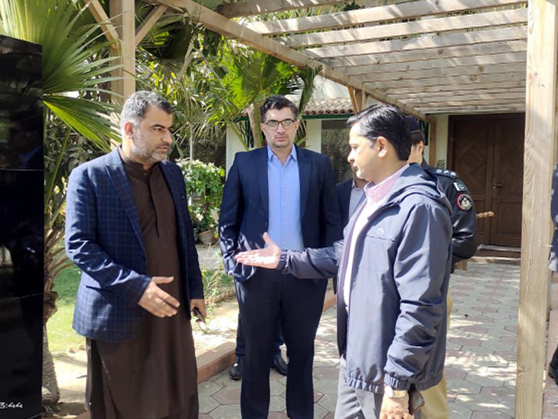 Commissioner Karachi visits DC Central's Office to oversee polio eradication drive