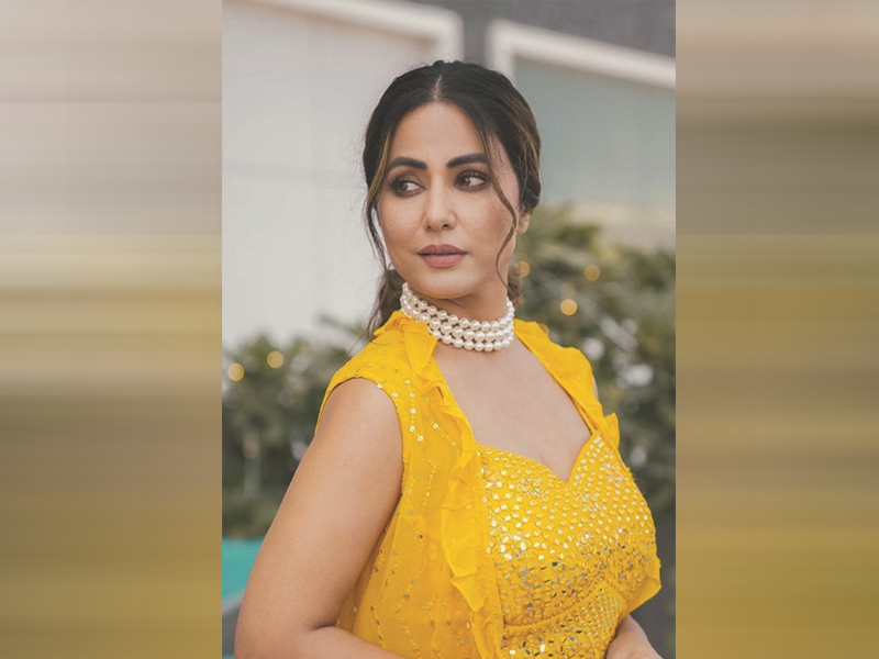 Hina's graceful classical dance performance leaves fans in awe