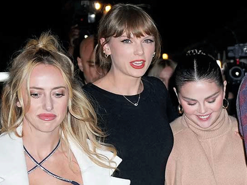 Taylor enjoys night out with Selena, Sophie, Brittany