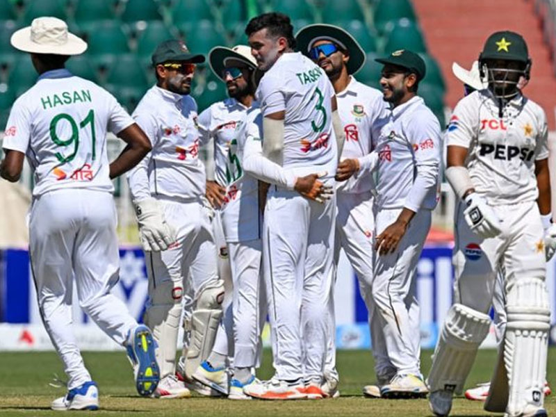 Pakistan lose two wickets after bundling Bangladesh for 262