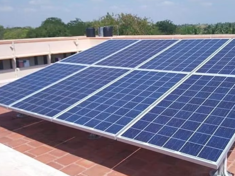 Sindh to distribute 200,000 solar panels in August