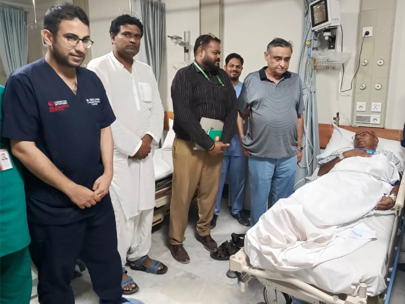 Dr Asim lauds team professionalism during visit to Dr. Ziauddin Hospital Sukkur Campus