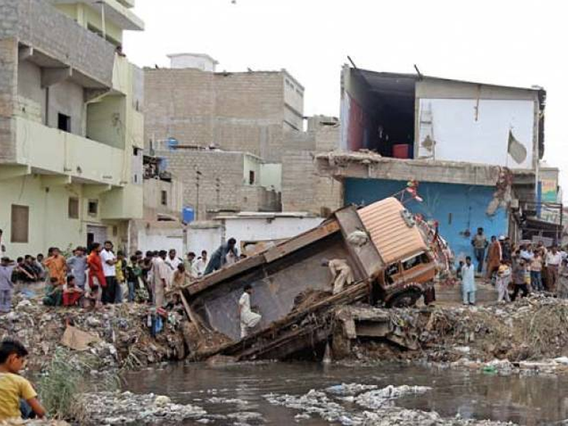 District Central’s massive anti-encroachment drive ramshackles illegal structures