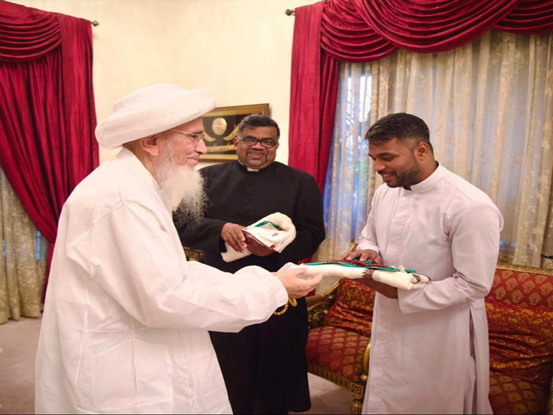 Syedna Saifuddin, Rv. Fr. Mario discuss matters of mutual interest