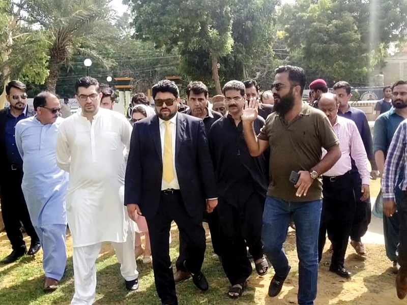 Gov Tessori inaugurates parks in Distt Central, praises DC Taha for efforts