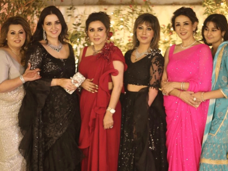 Natasha, her family attend wedding reception