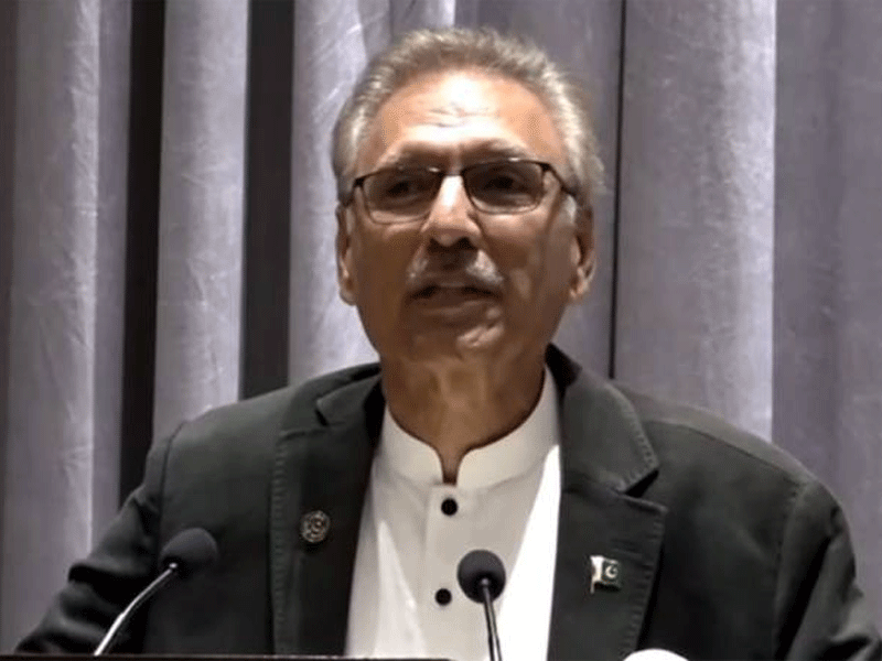 Dr Alvi awards certificates among participants of 24th National Security Workshop