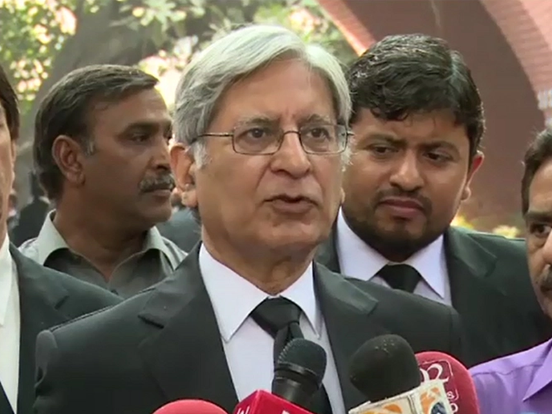 Aitzaz Ahsan rebuts claims of leaving PPP, joining PTI