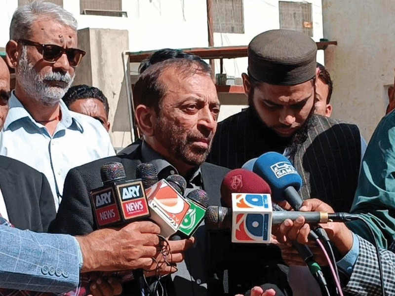 Farooq Sattar files nomination papers in NA-252