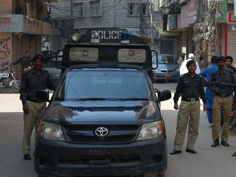 District Central Police reviews performance, SSP on augmenting action against street criminals