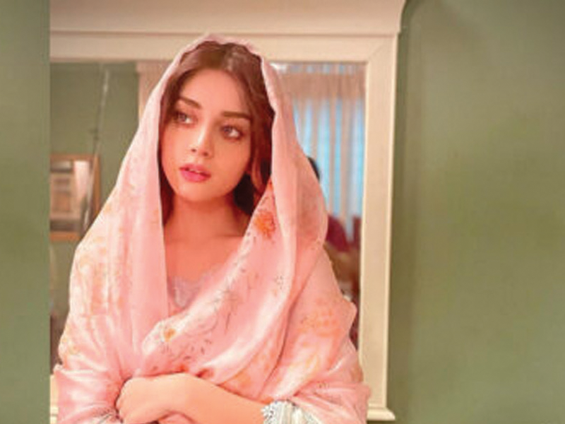 Alizeh Shah delights fans with stunning pictures