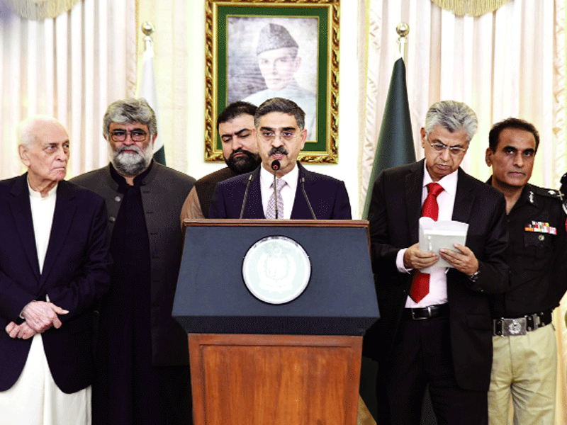 PM Kakar vows strong crackdown on smuggling industry