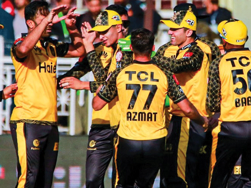 Saim, bowlers shine as Zalmi beats Qalandars to cement playoff chances