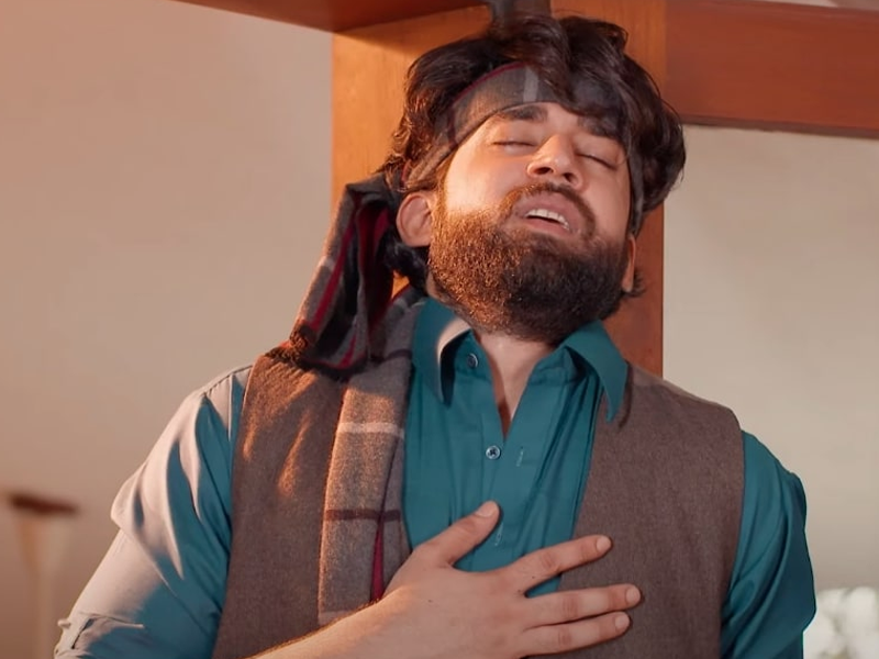 Fazal singing Pyar Ke Sadqay OST wins hearts