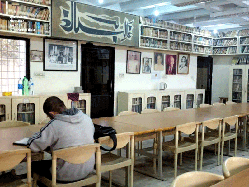 Karachi Administrator visits Ghalib Library, urges to develop on modern lines