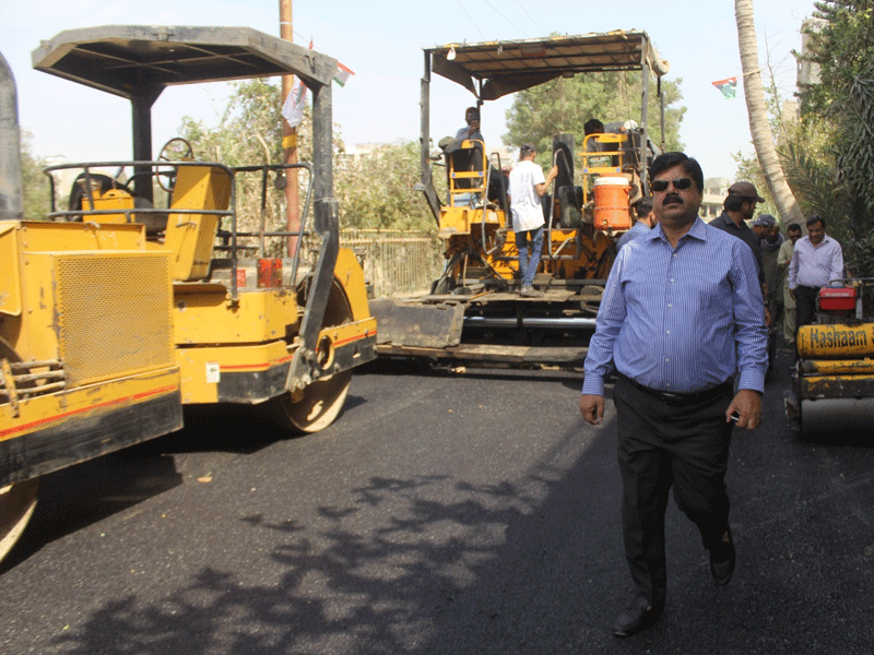 Administrator DMC East inspects development work in UC-25