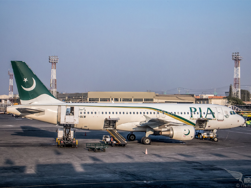 PIA plane makes emergency landing at Karachi Airport